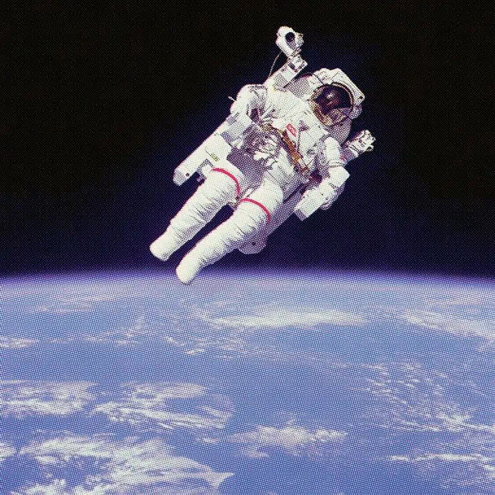 Bruce McCandless en sortie extravéhiculaire, 1984